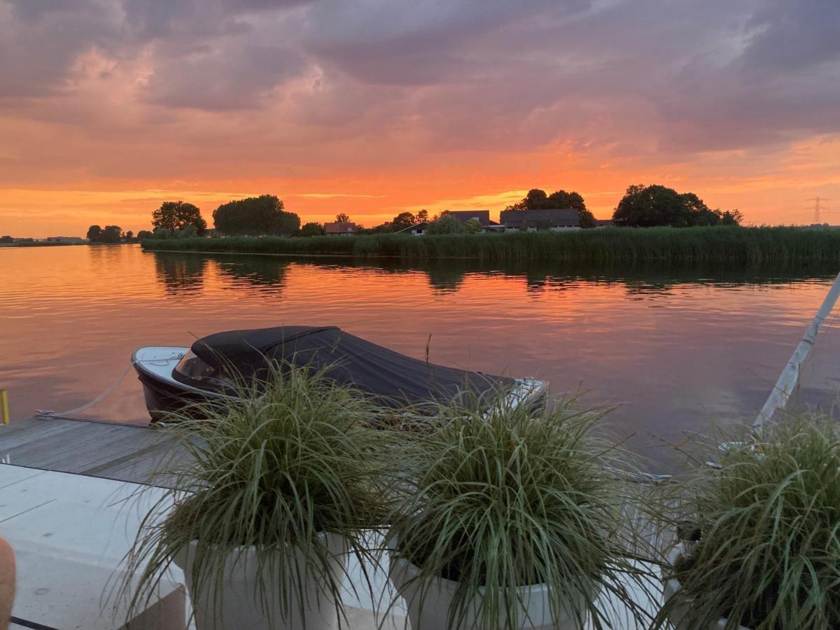 B&B Ganzendiep Aan Het Water Grafhorst Exteriör bild